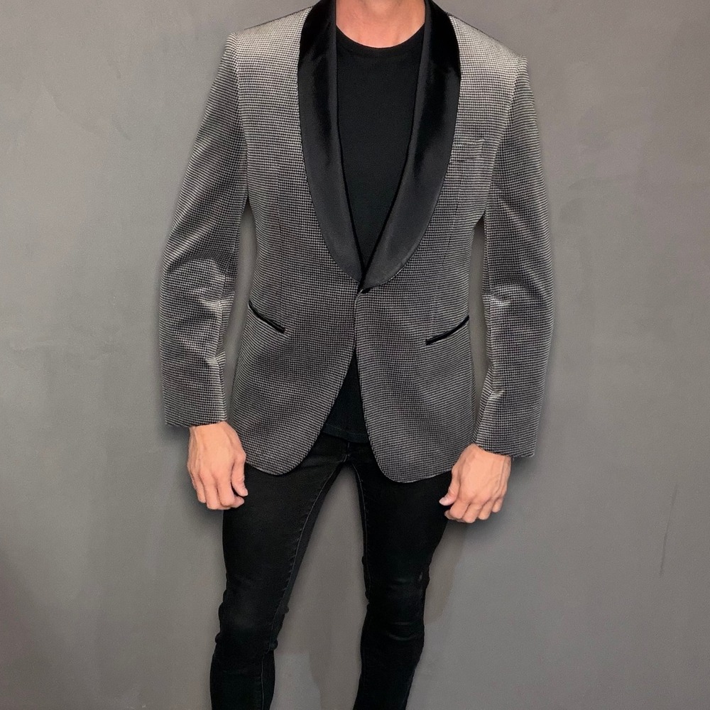 Hugo Boss Tailored Shawl Lapel Dinner Jacket – 40R – Black/Silver